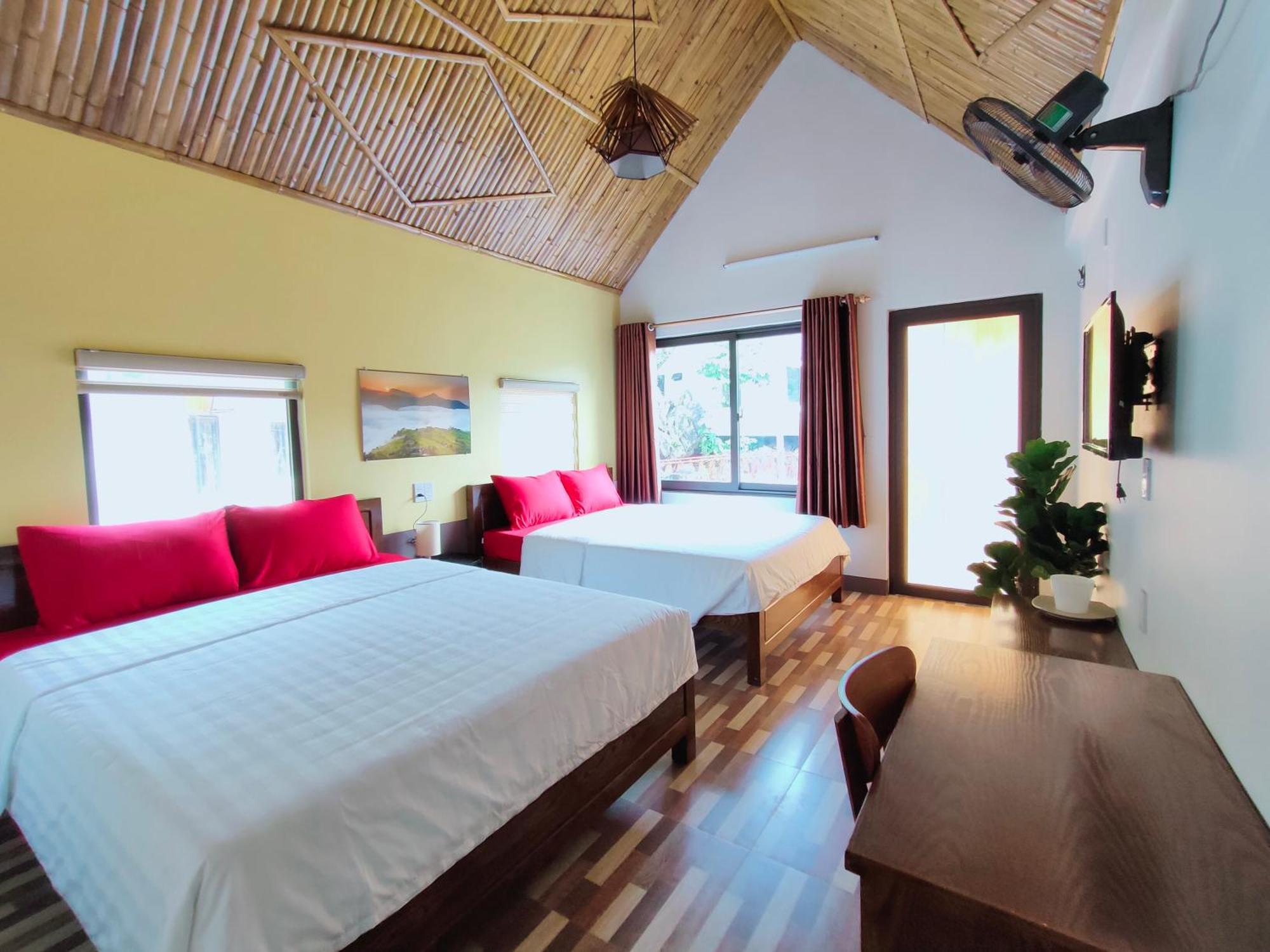 Sky Bay Lodge Ha Giang Exterior photo